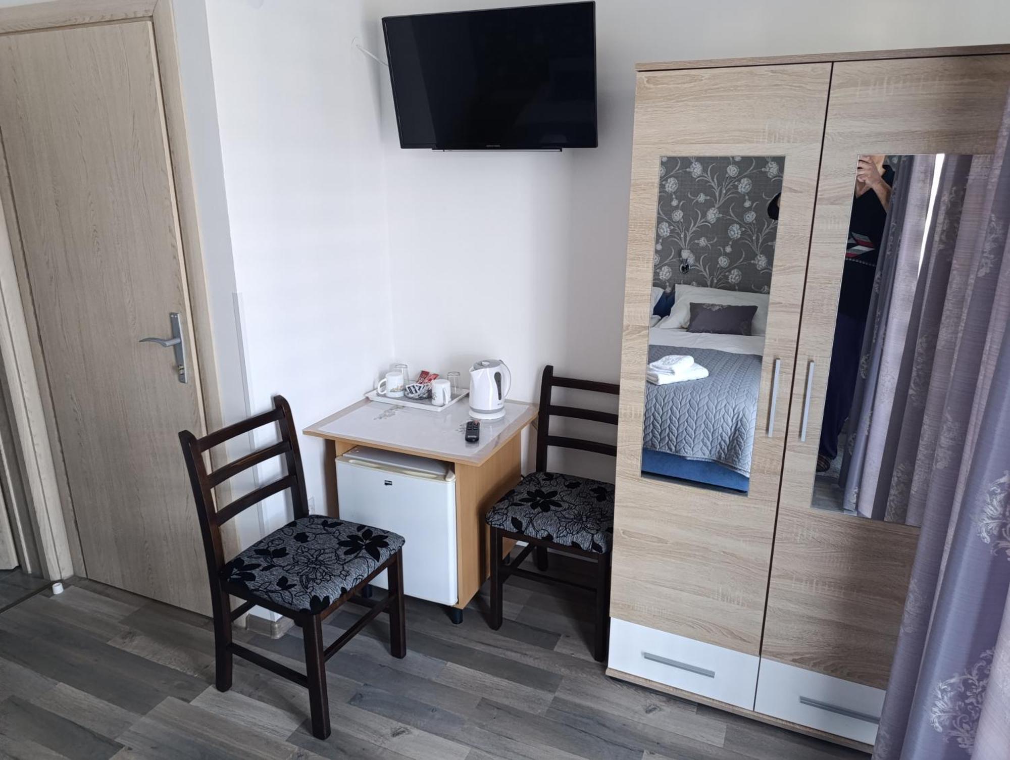 Guest House Toic Korenica Habitación foto