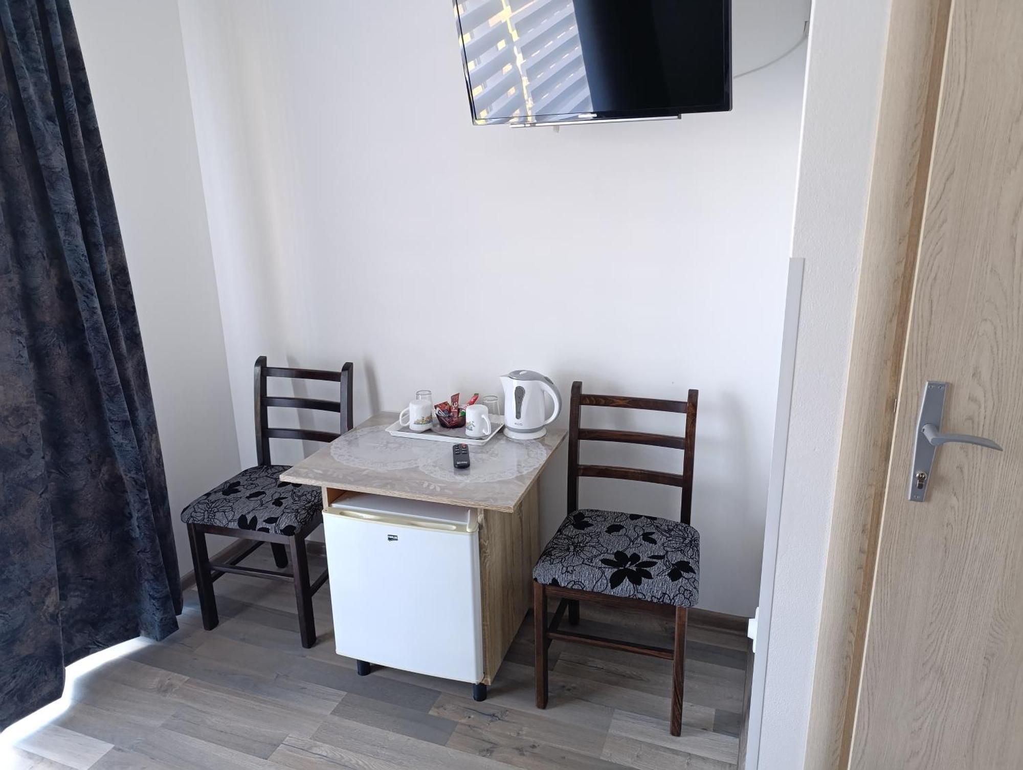Guest House Toic Korenica Habitación foto