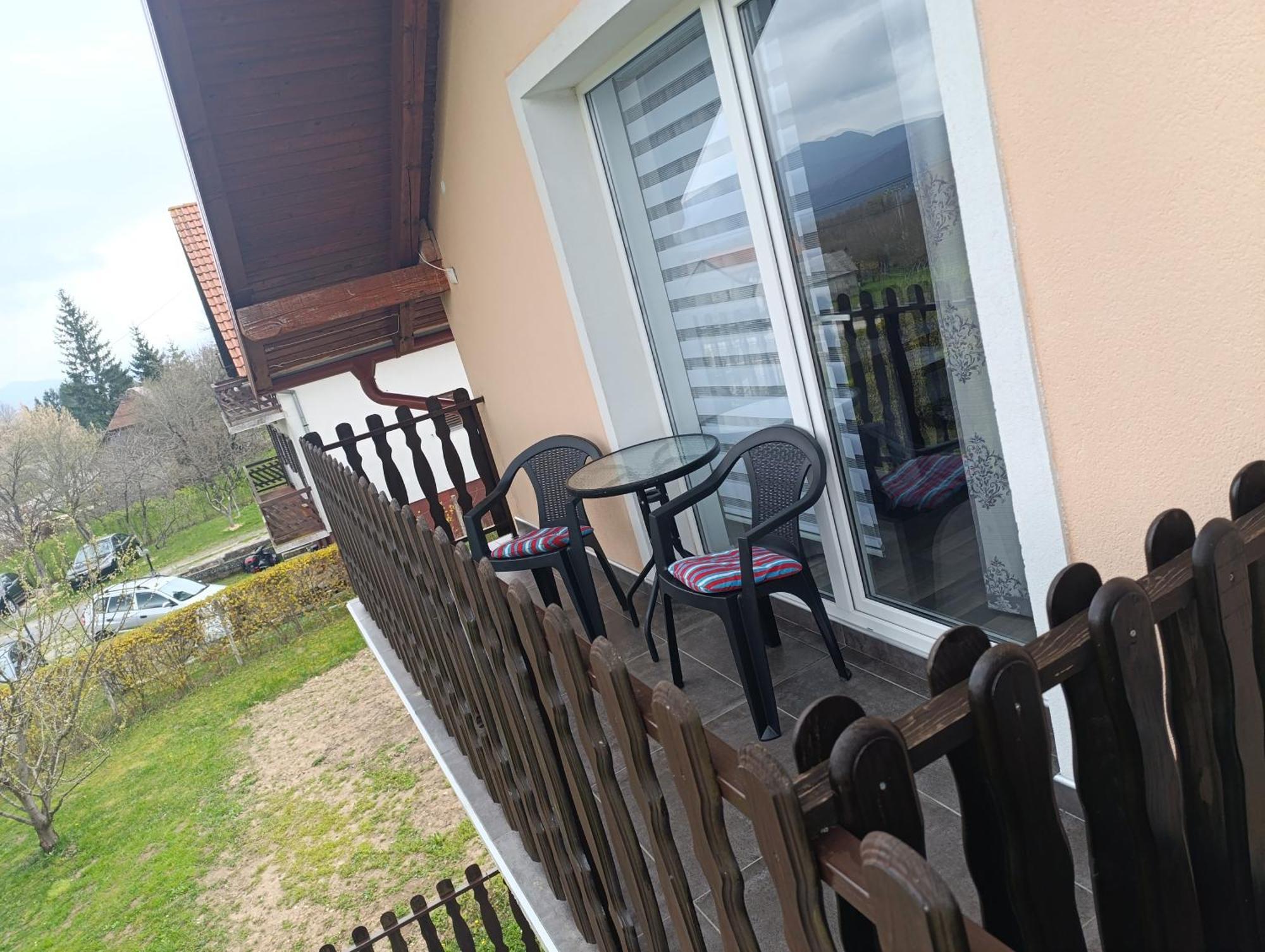 Guest House Toic Korenica Habitación foto